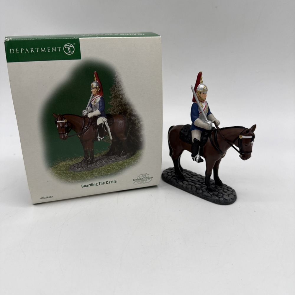 Dept 56 Guarding The Castle #58594 Dickens Village Windsor w/ Box 2004 Vtg